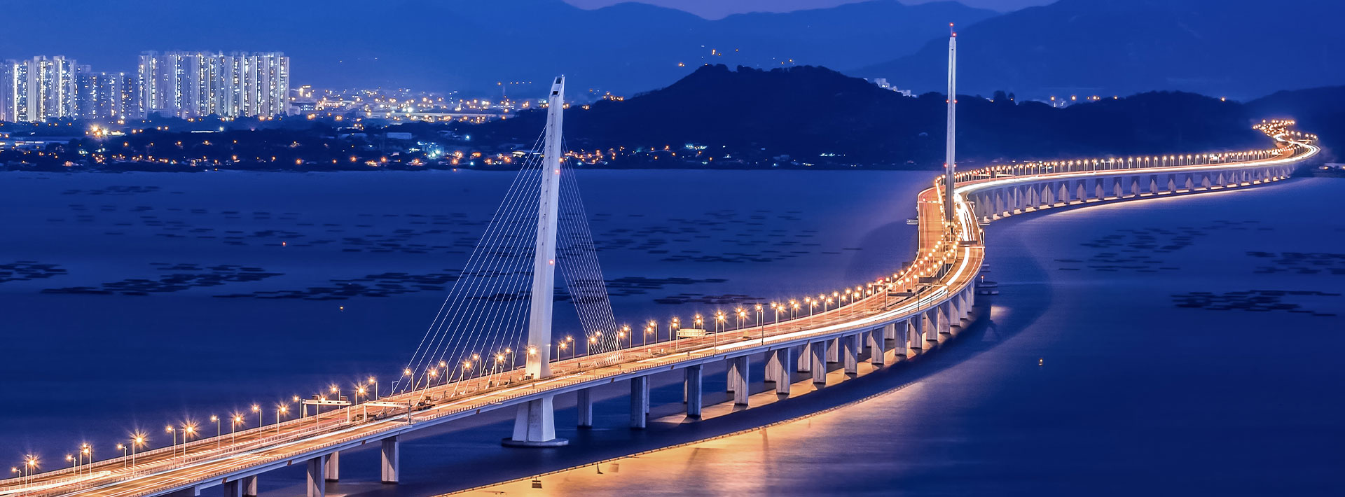 تكنولوجيا الإضاءة الشمسية و LED المتقدمة